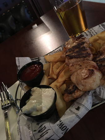 Chicken skewers på Pera