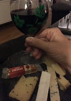 Ostar och ett glas Quentaurusvin
