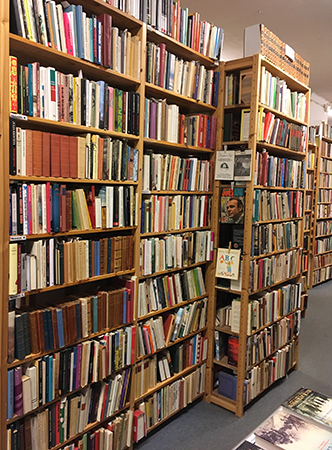 Alfa Antikvariat interiör