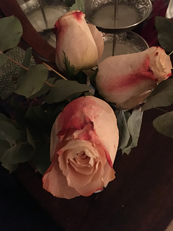 Rosor med tunga huvuden