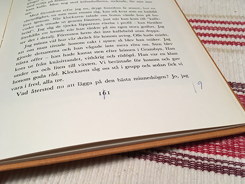 Pappa har korrekturmarkerat i boken På oxens horn