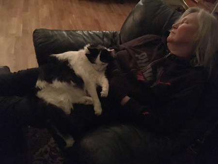 Lucifer och Anna sover