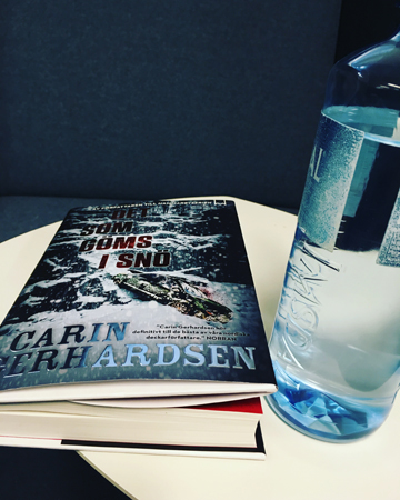 Boken Det som göms i snö och vattenflaska