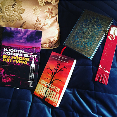 Böckerna En högre rättvisa och Rökridå