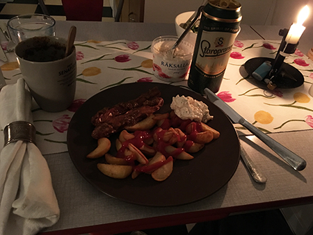 Kycklingkorv och potatisklyftor