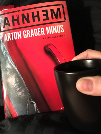 Arton grader minus och kaffe på sängen