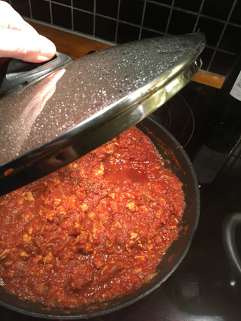 Sås på kycklingfärs och vin