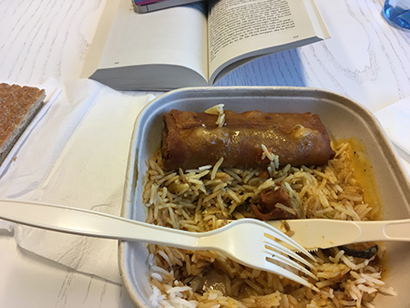 Vegetariska vårrullar och ris