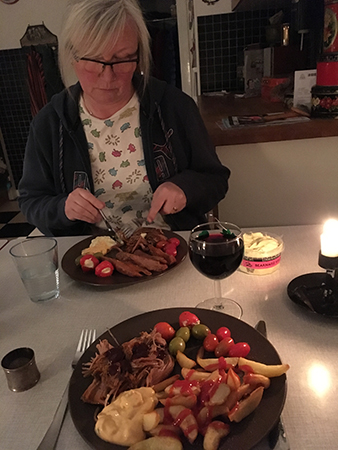 Anna och jag äter pulled turkey