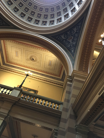 Tak och trappräcke i Universitetshuset