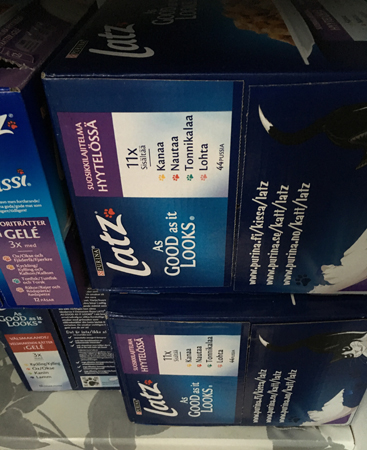 Två storförpackningar kattmat från Latz