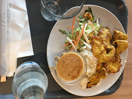 Kyckling med jordnötssås