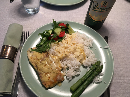 Lax med ris citron o dillsås och grönsaker