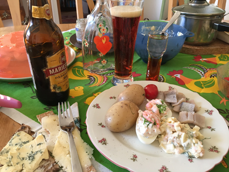 Första portionen påskmat