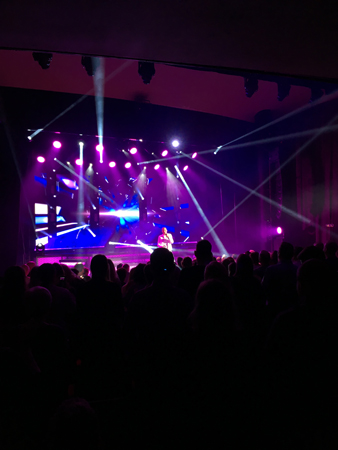 Magnus Carlsson stående publik