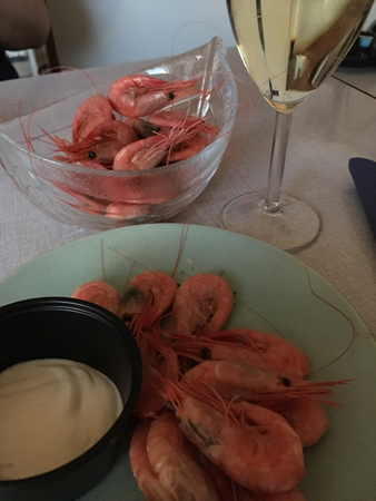 Räkor och vitt vin