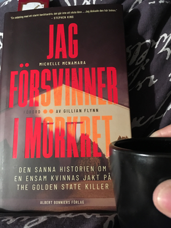 Boken Jag försvinner i mörkret och kaffe på sängen