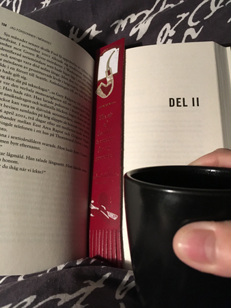 Del två i Jag försvinner i mörkret och kaffe på sängen