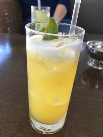 Drinkar passion for summer och flädermojito