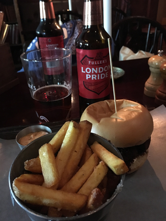 Kikärtsburgare pommes London Pride