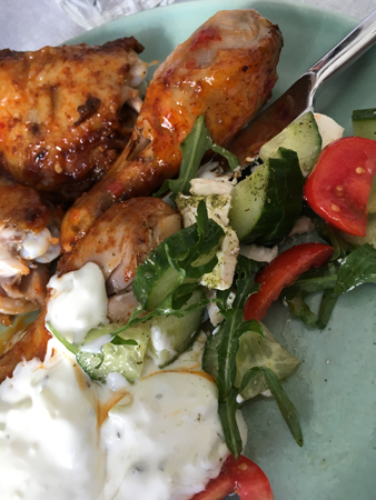 Kyckling i sweet chilli grönsaker och tzatziki
