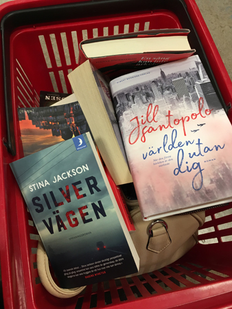 FEMs korg med lite fler böcker