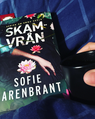 Boken Skamvrån och kaffe på sängen