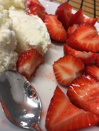 Jordgubbar och glass på jobbet