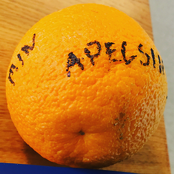 Apelsin med texten Min apelsin