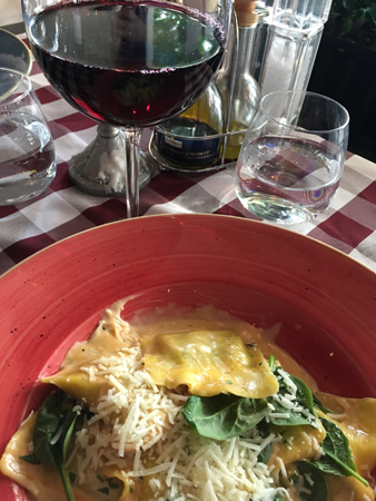 Ostravioli och ett glas Montelliana Cabernet Sauvignon 2017