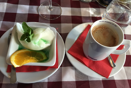 Citronsorbet med mynta och kaffe