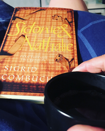 Boken Sidoni o Nathalie o kaffe på sängen