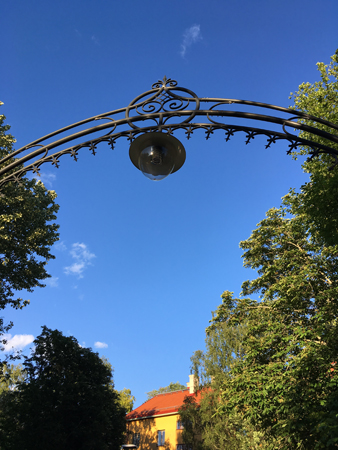 Portal och blå himmel