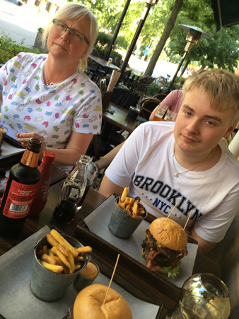 Anna och Elias på Churchill Arms