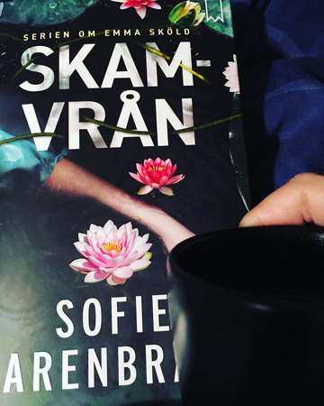 Boken Skamvrån och kaffe på sängen