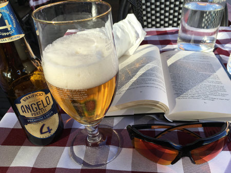 Porettiöl och bok hos Alex