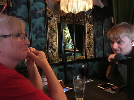 Mor och son på Pinchos