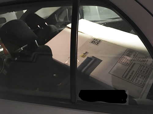 Kartong i hela bilen