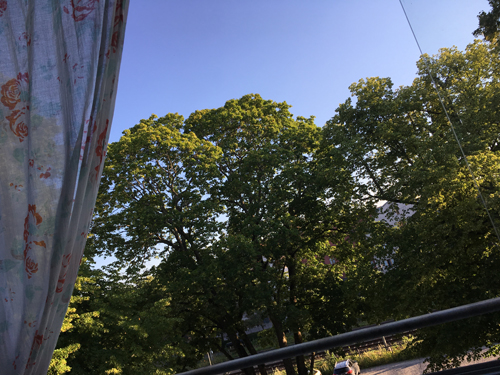 Öppna rutor på balkongen