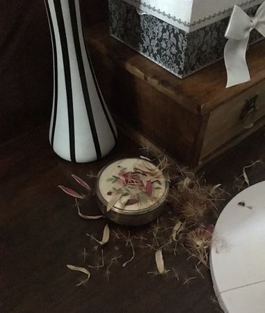 Blomskräp i sovrummet