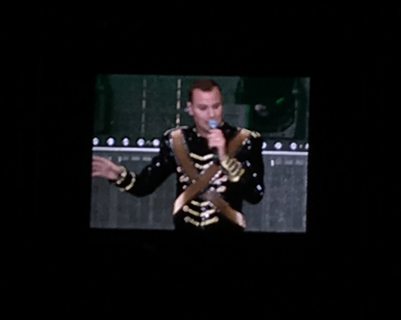 Magnus Carlsson på storskärm