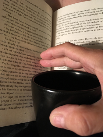 Bokuppslag sid 118 och kaffemugg
