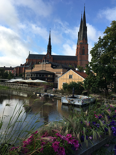 Utsikt över ån saluhallen domkyrkan från St Olofsbron augusti 2019
