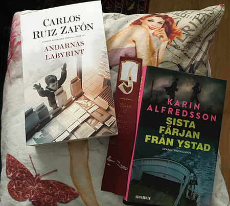 Böckerna Andarnas labyrint och Sista färjan från Ystad Böckerna Andarnas labyrint och Sista färjan från Ystad