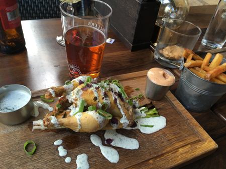 Spring chicken och öl på Churchill Arms