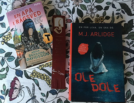 Böckerna En apa i Rågsved och Ole dole