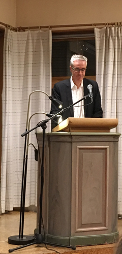 Mattias Lönnebo läser på Missionskyrkan