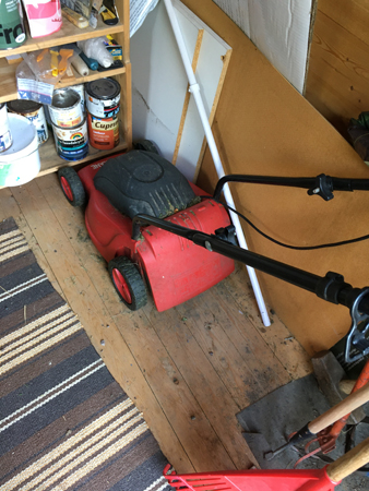 Gräsklipparen i boden