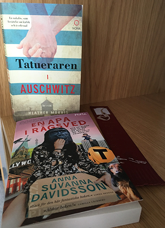 Böckerna Tatueraren i Auschwitz och En apa i Rågsved Böckerna Tatueraren i Auschwitz och En apa i Rågsved