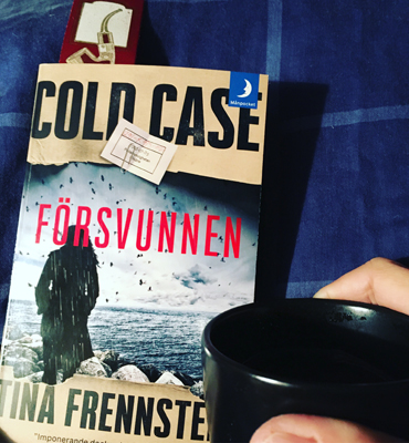 Boken Cold case Försvunnen o kaffe på sängen